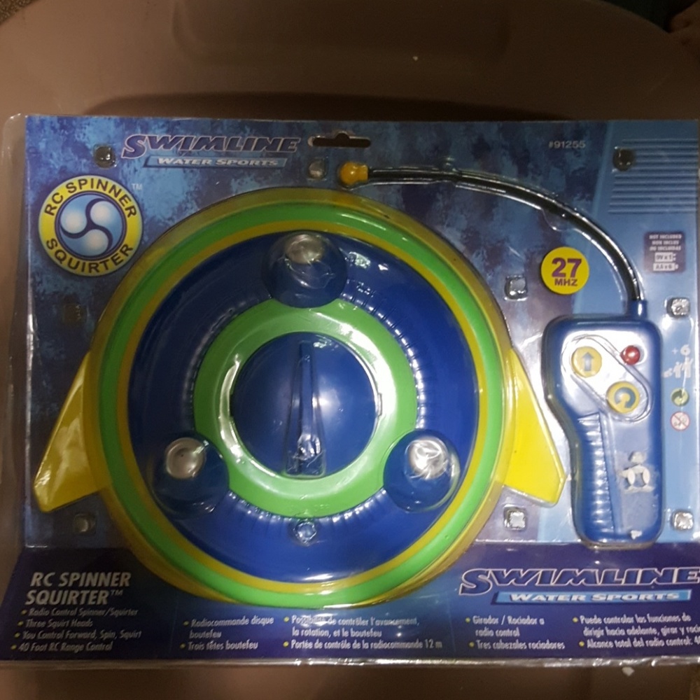NEW Swimline RC Spinner Squirter for Pool